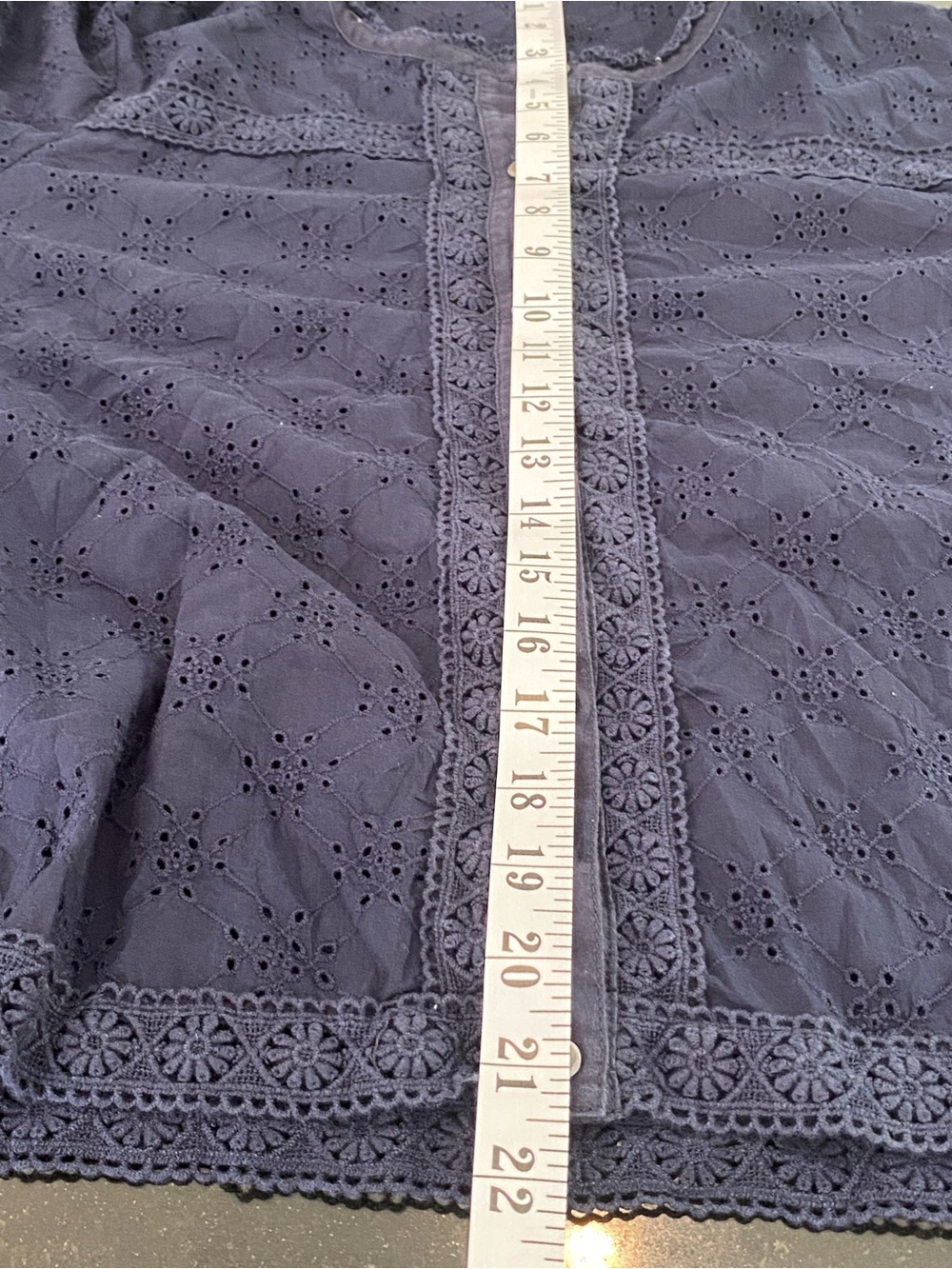 J. McLaughlin Navy Eyelet Button-Front Blouse Boxy Pretty Lightweight Size XL - Picture 9 of 11